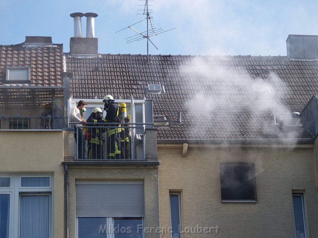 Brand Wohnung mit Menschenrettung Koeln Vingst Ostheimerstr  P059.JPG